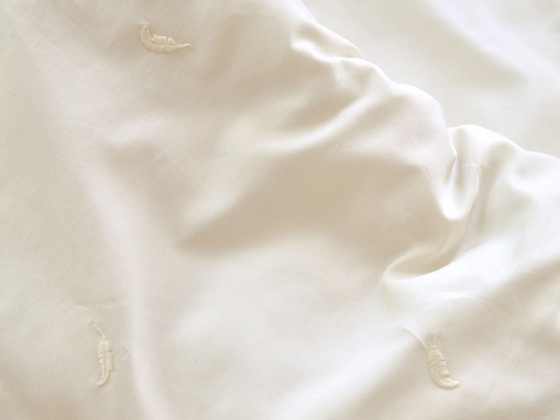 Kinderbettwäsche Baumwollsatin Warm White Feather